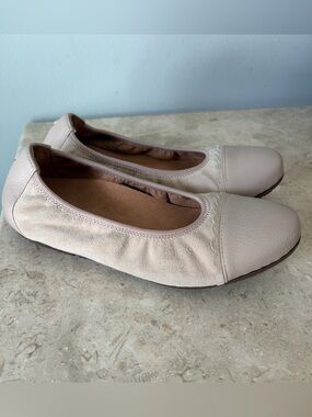 Vionic Tina Ballet Flat Size 5 Beige Bone Suede Cap Toe Slip On Comfort Shoes